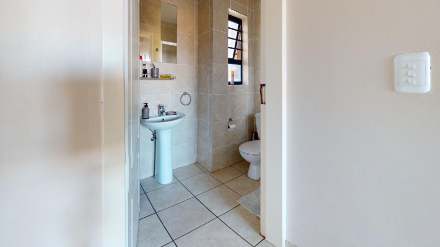 2 Bedroom Property for Sale in Mooivallei Park North West